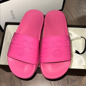 Gucci Vibrant Pink Slides (size 7)